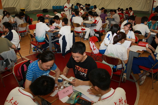 2012“联盟杯”北京中学生商业挑战赛活动现场